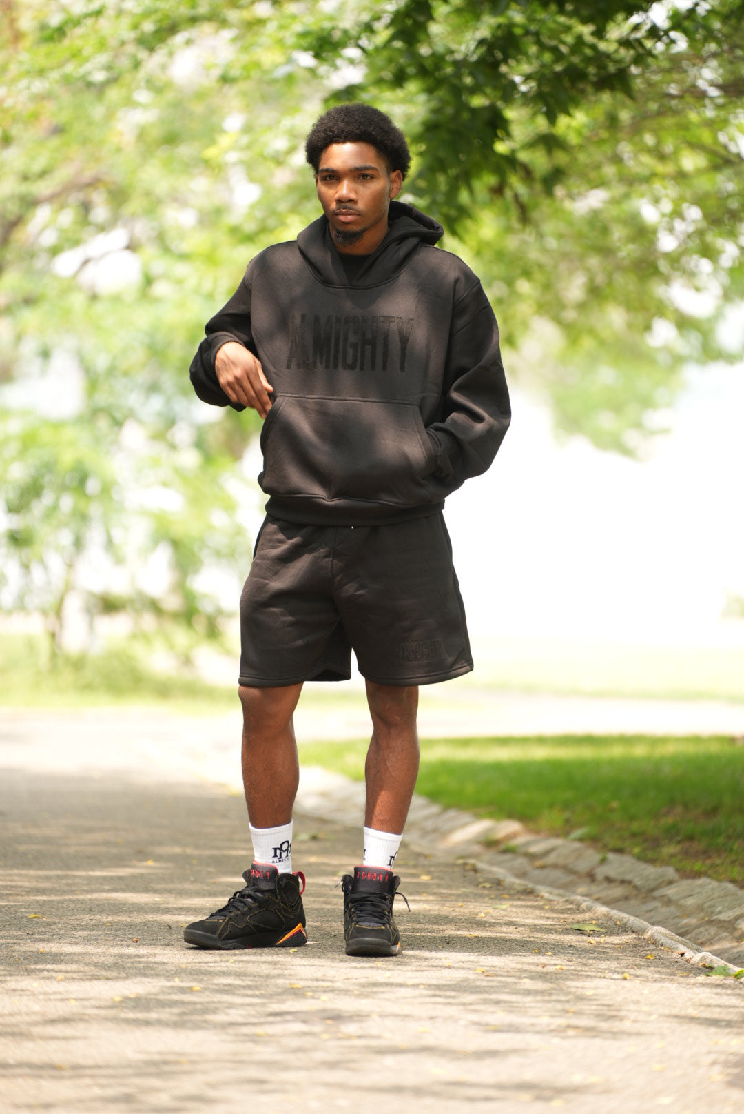 ALMIGHTY LEISURE TONAL HOODIE -Black
